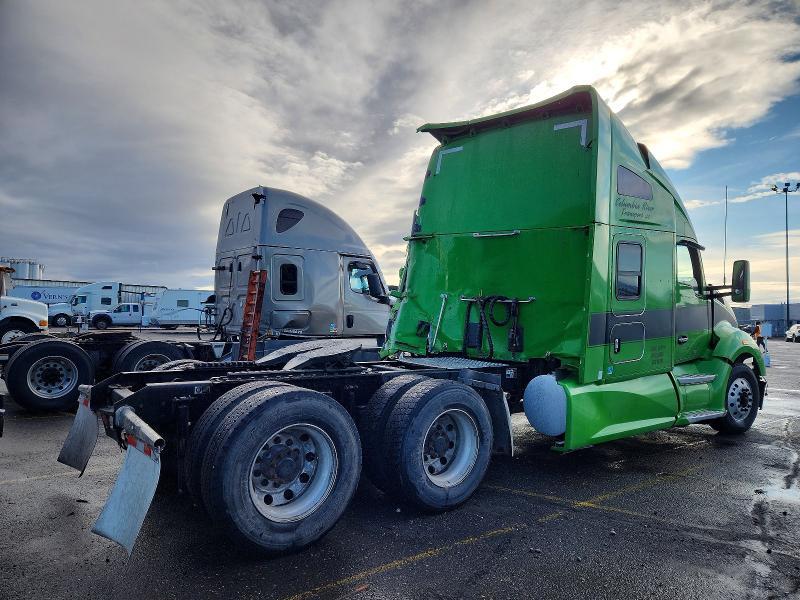 2017 Kenworth T680 Semi Truck