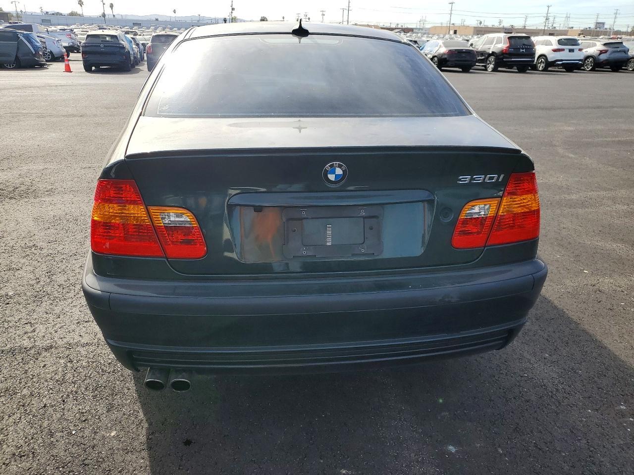 2005 BMW 330 i