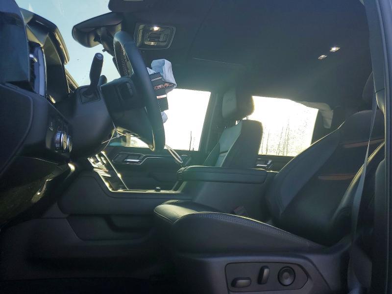 2025 GMC Sierra K2500 AT4