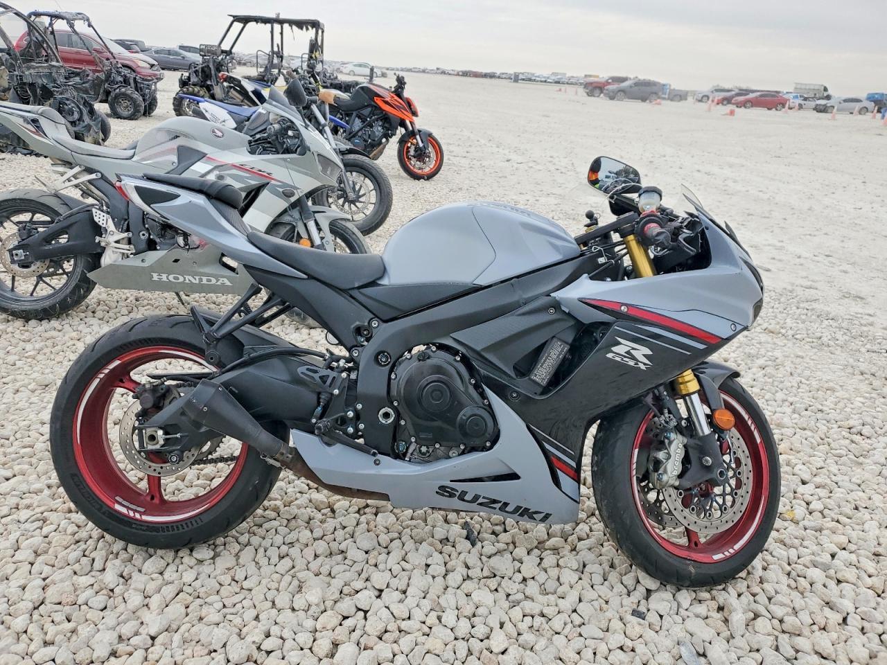 2023 Suzuki GSX-R750