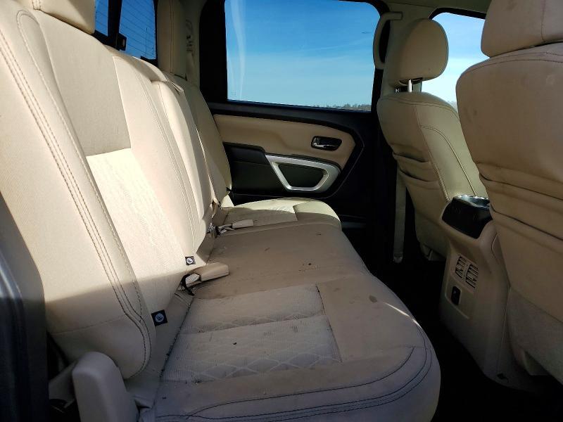 2017 Nissan Titan xd sl