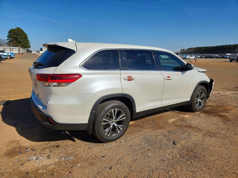 2019 Toyota Highlander le