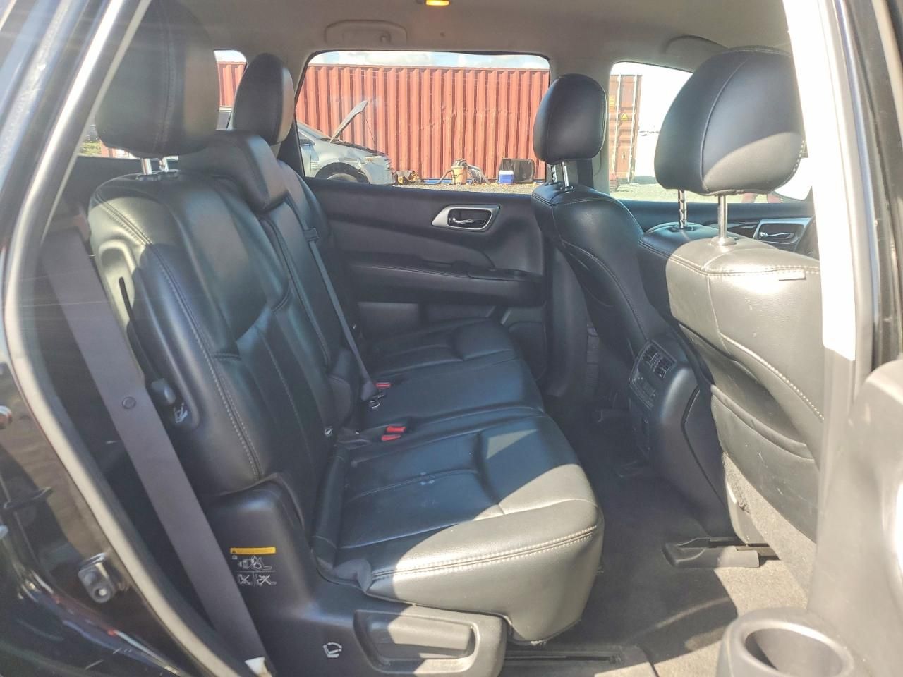 2016 Nissan Pathfinder s