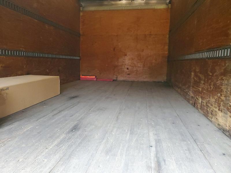 2005 Isuzu Npr box Truck