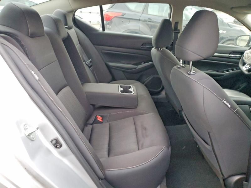 2023 Nissan Altima sv