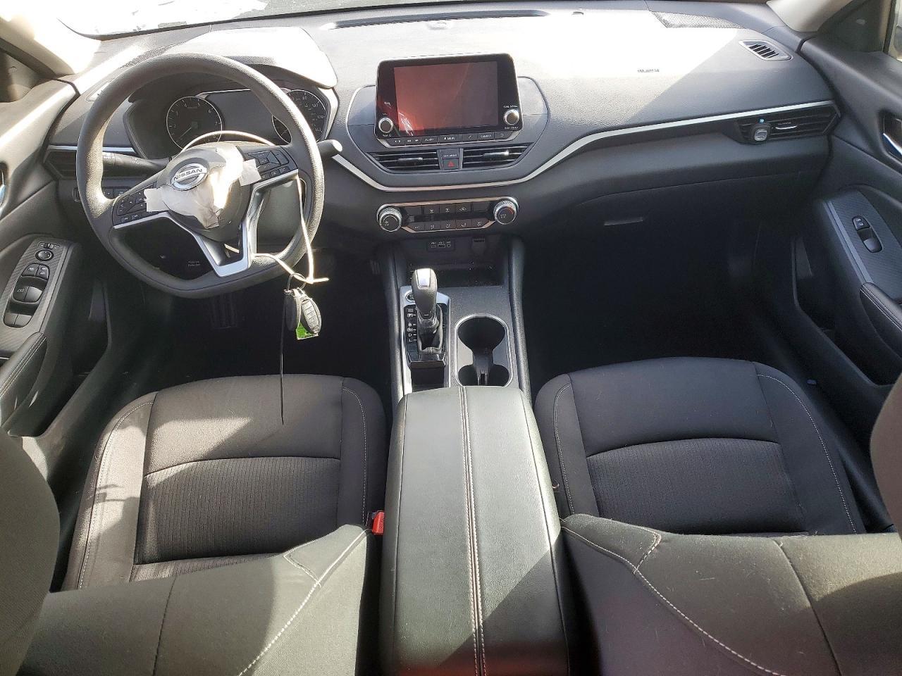 2022 Nissan Altima sv