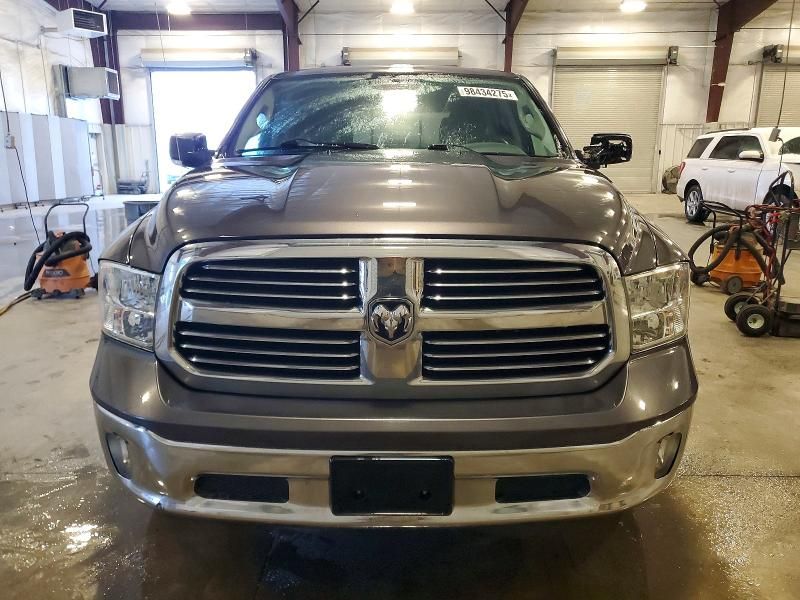 2015 Dodge Ram 1500 slt