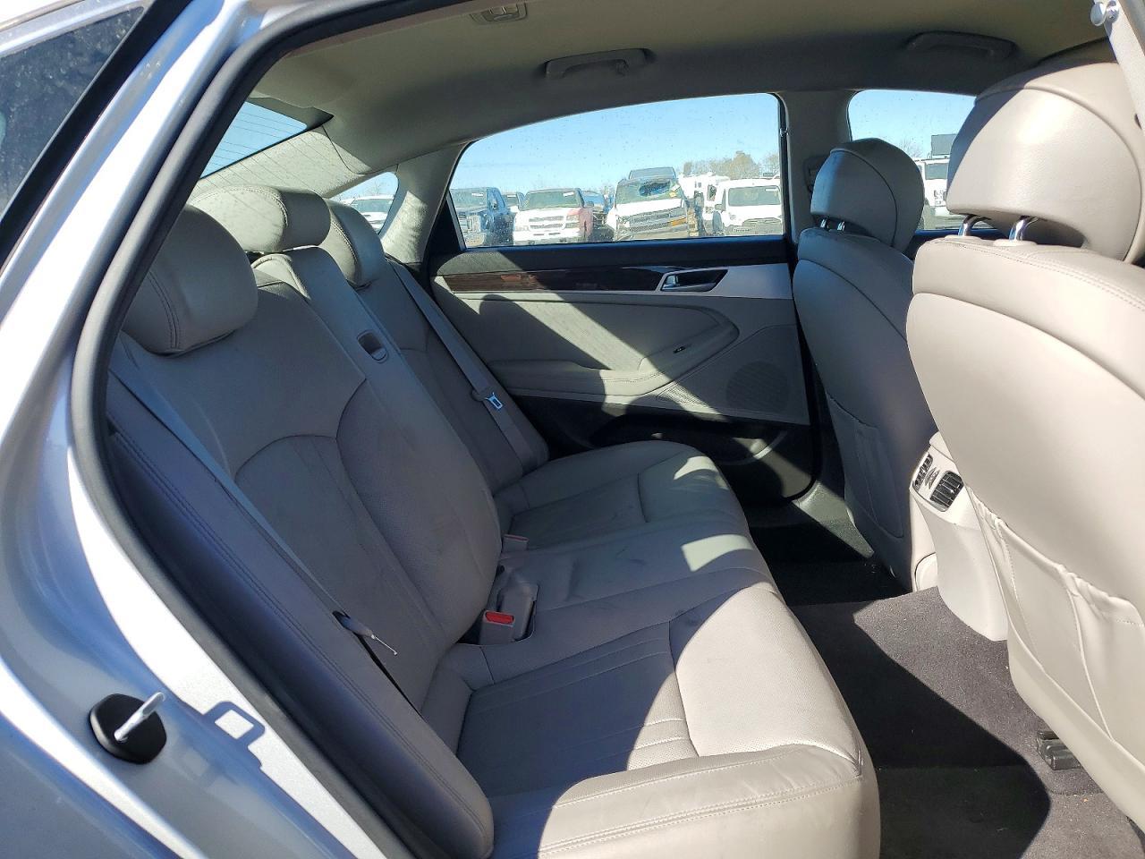 2019 Genesis G80 Base