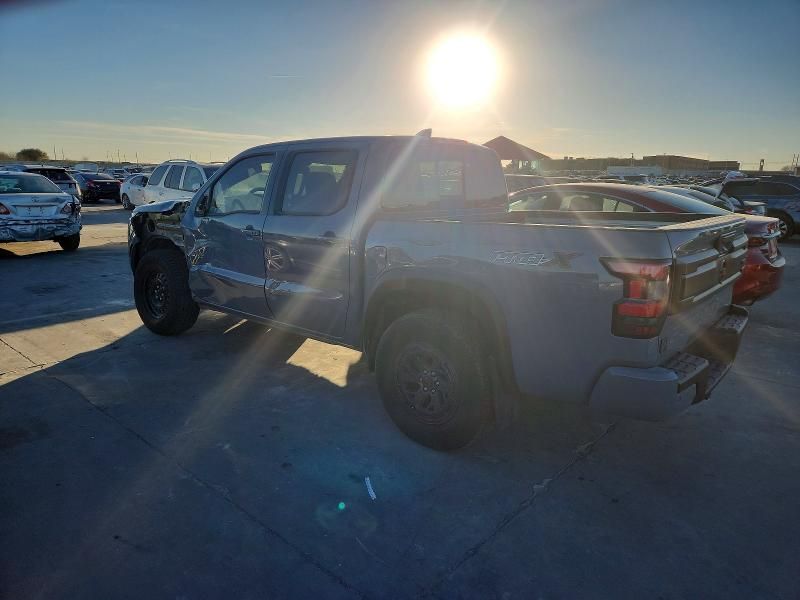 2025 Nissan Frontier s