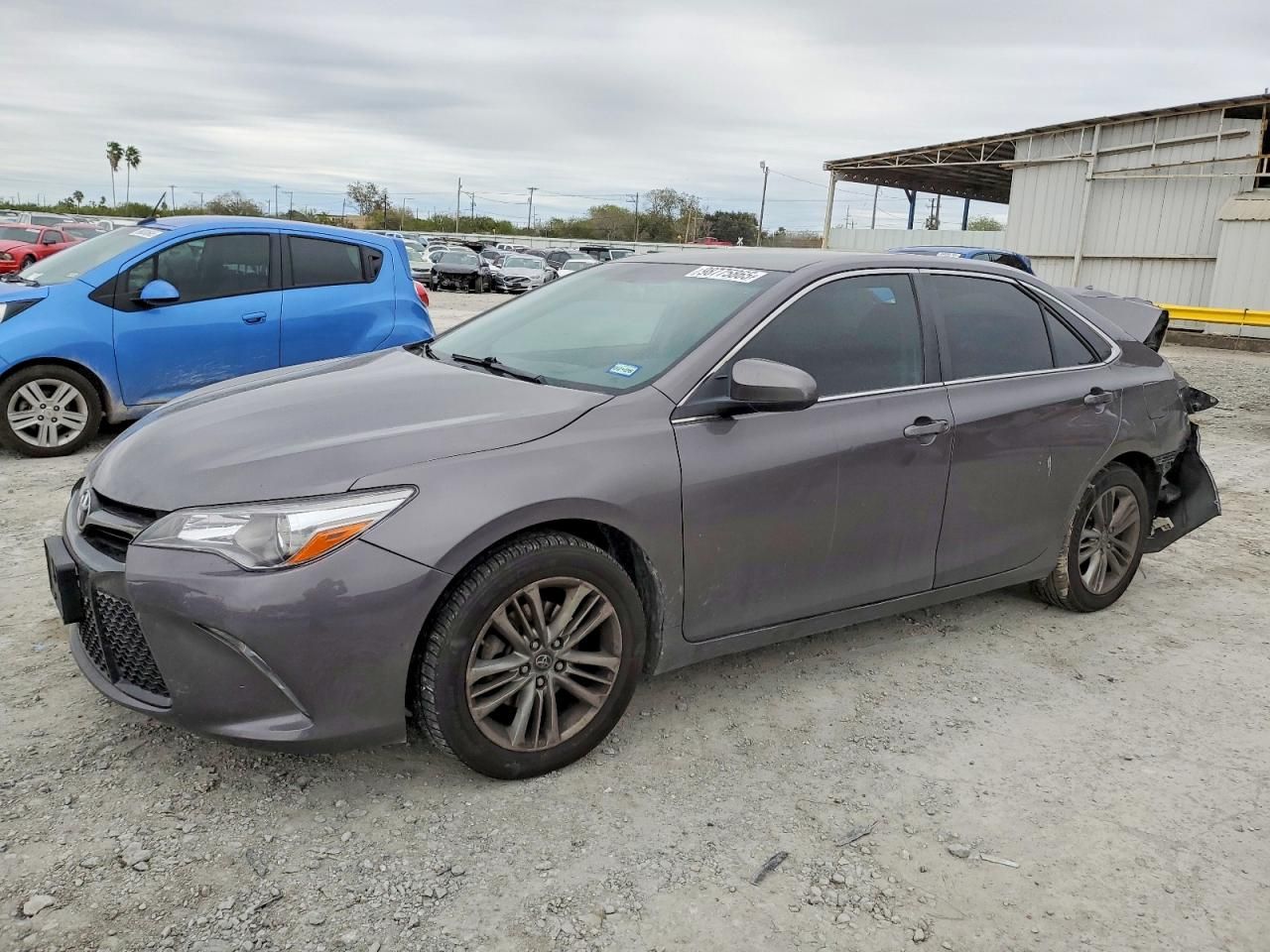 2016 Toyota Camry le