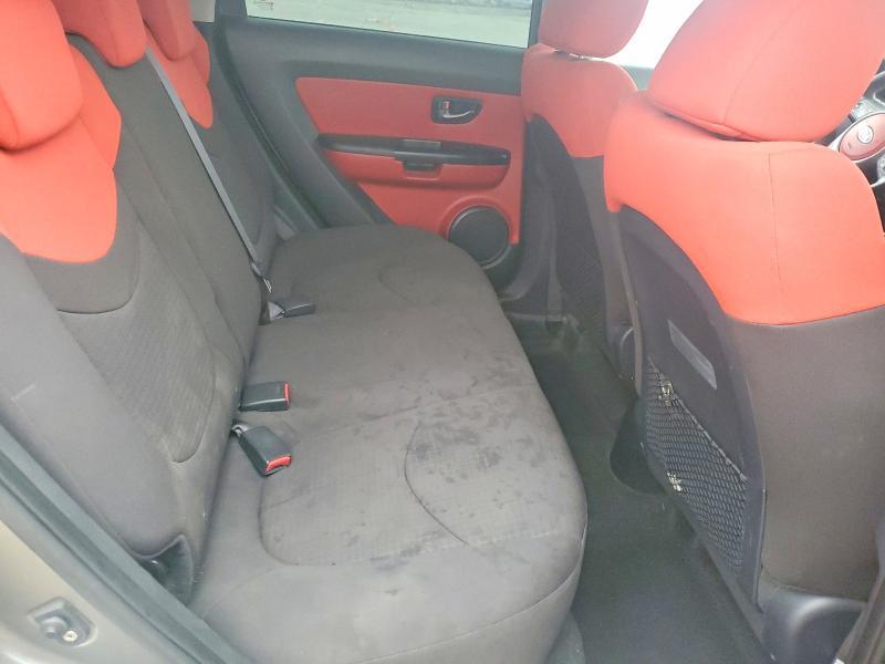 2010 KIA Soul +