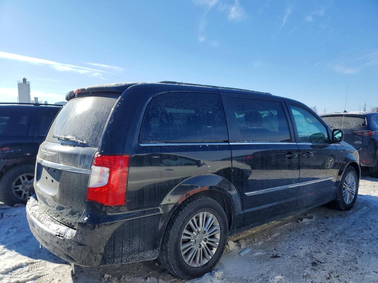 2015 Chrysler Town & Country Touring l
