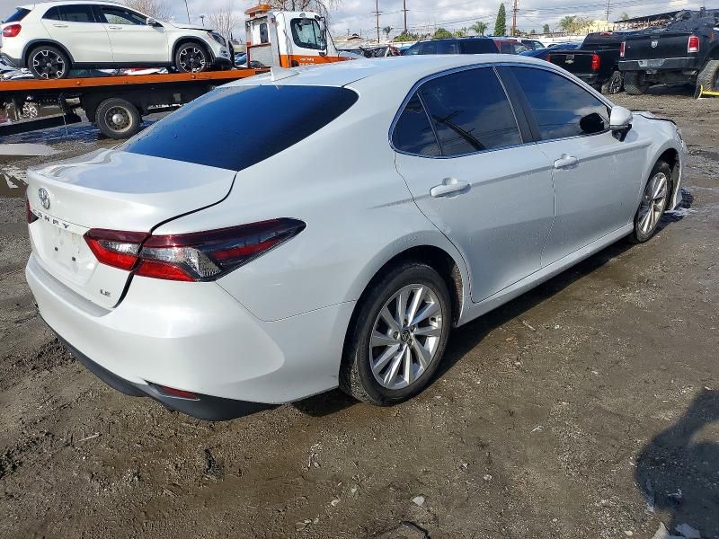 2024 Toyota Camry le