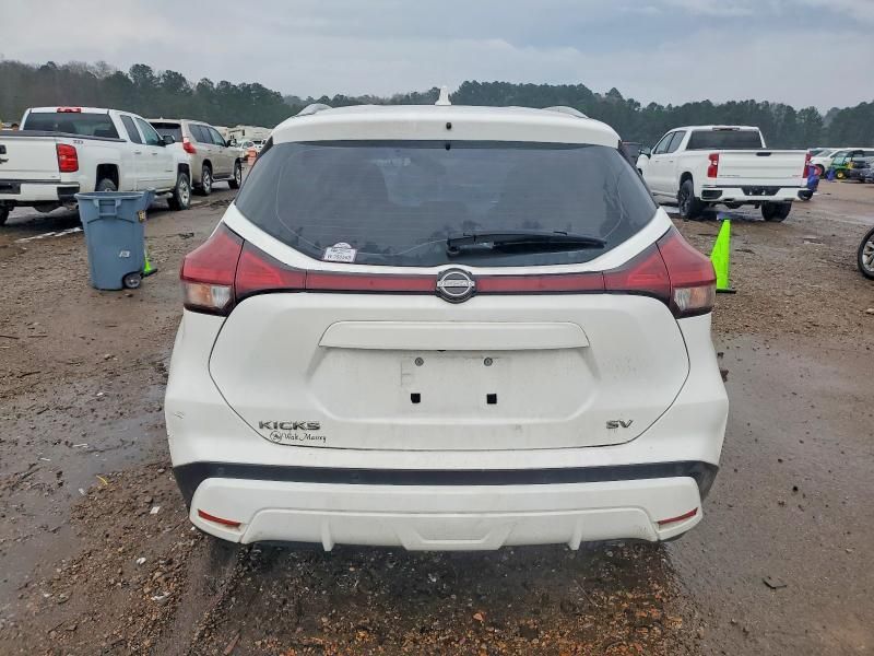 2022 Nissan Kicks sv