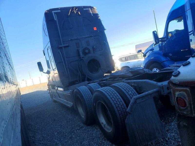 2016 Freigliner 2016 Freightliner Cascadia 125 Semi Truck