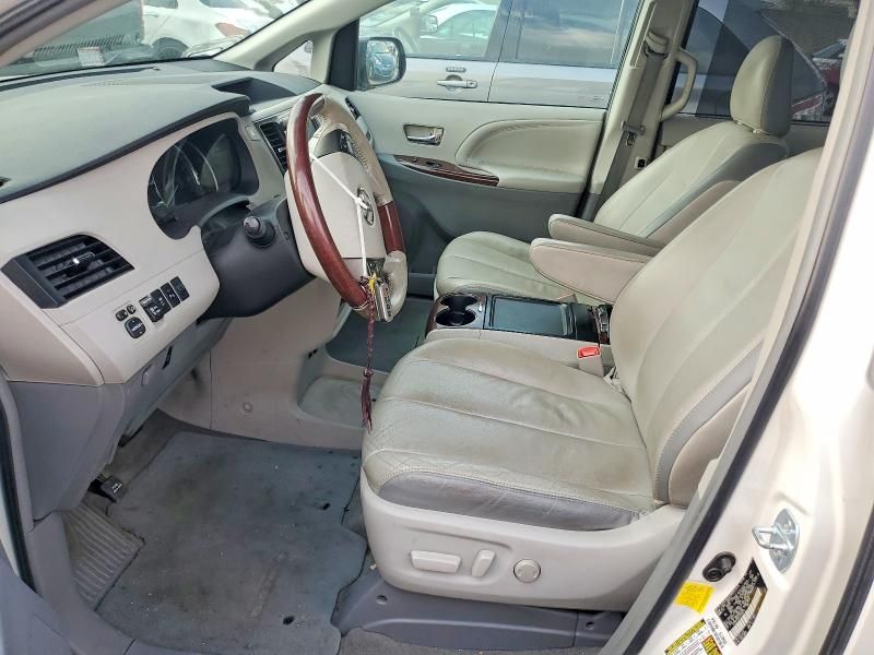 2012 Toyota Sienna xle