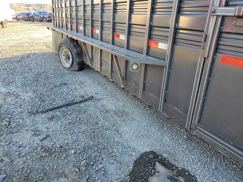 2018 Titanium Cargo Horse 5th-Livestock Trailer