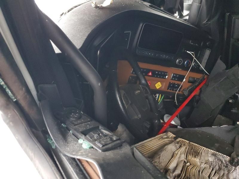 2023 Freightliner Cascadia 126 Semi Truck