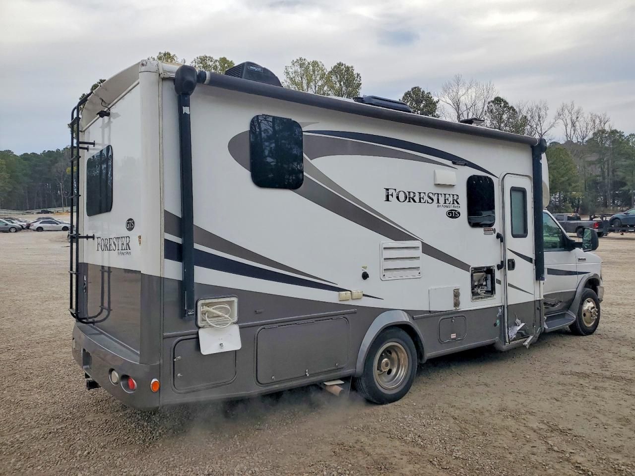 2017 Ford Econoline E450 Super Duty Cutaway Van
