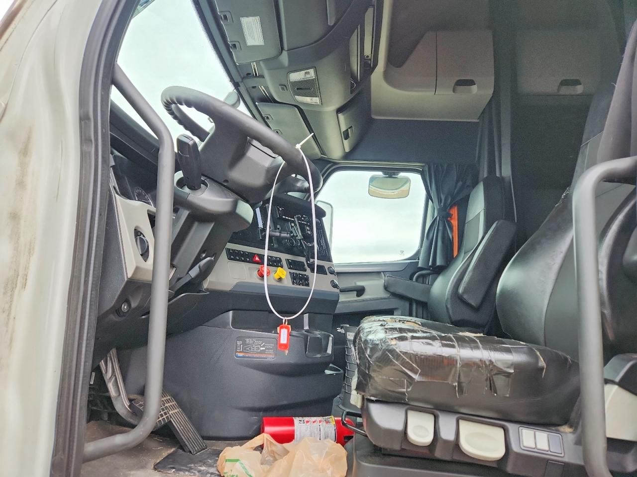 2022 Freightliner Cascadia 126 Semi Truck