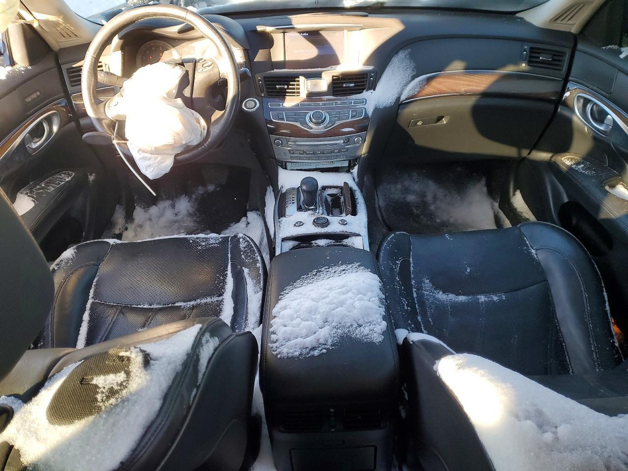 2016 Infiniti Q70 3.7
