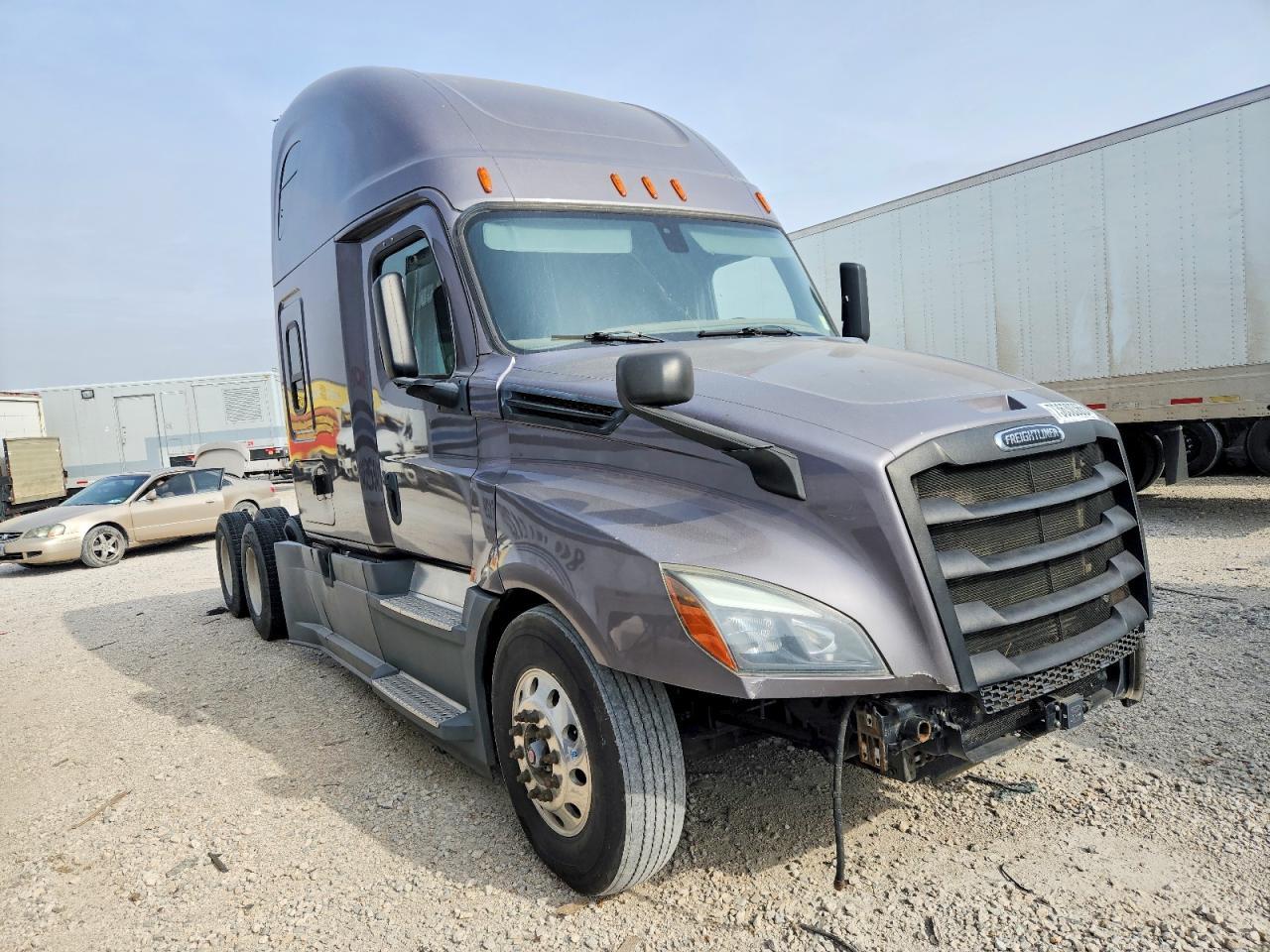 2019 Freightliner Cascadia 126 Semi Truck