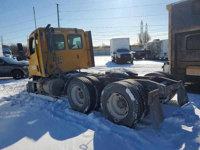 2022 Freightliner Cascadia 126 Semi Truck