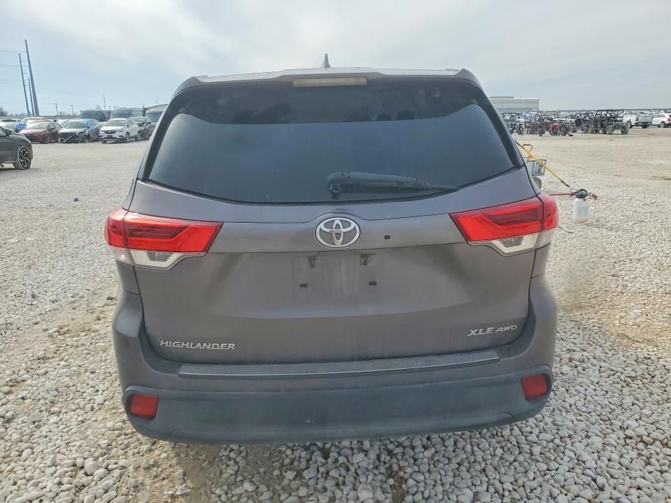 2017 Toyota Highlander se