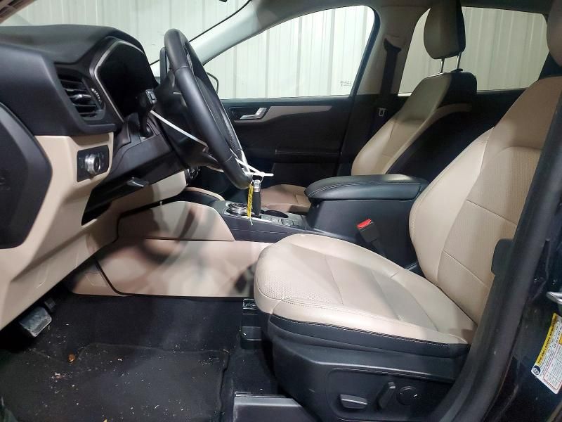 2021 Ford Escape sel