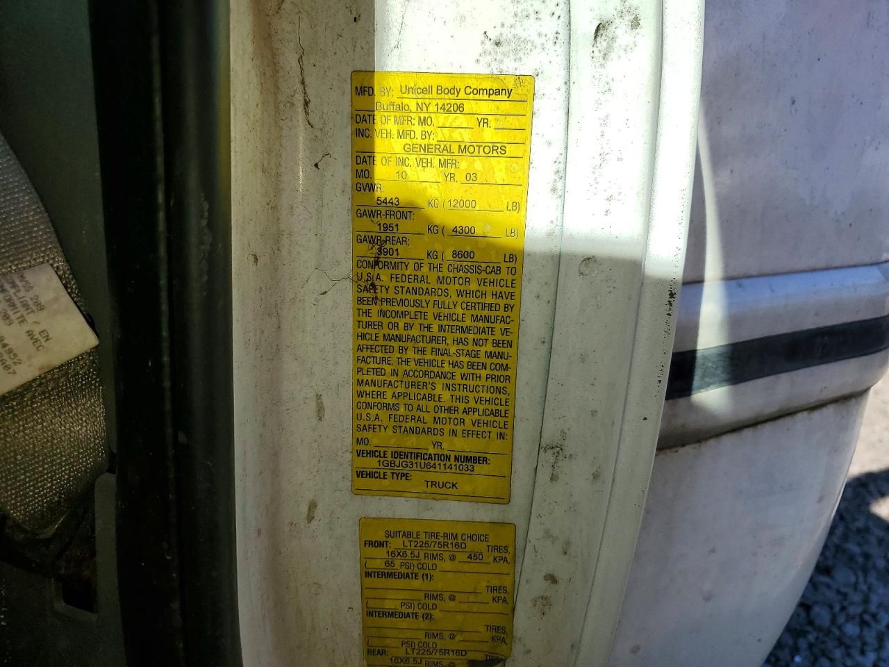 2004 Chevrolet Express Delivery Truck