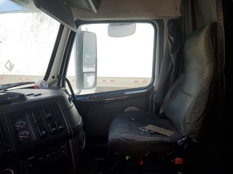 2015 Volvo VNL Semi Truck