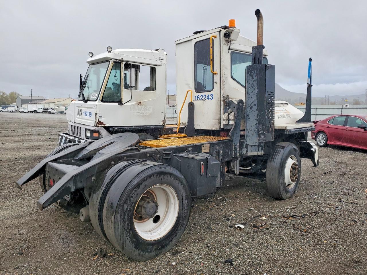 2016 Ottawa Yard Tractor 2016 Klhy Unknown-Yard Truck
