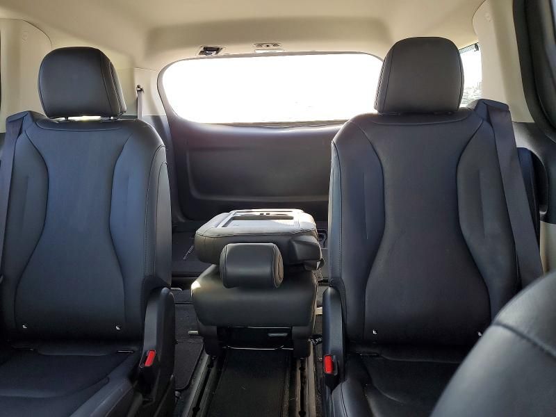 2023 KIA Carnival sx