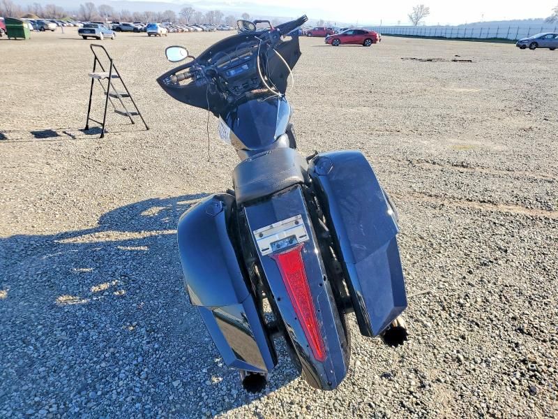 2014 Victory Cross Country 8-Ball