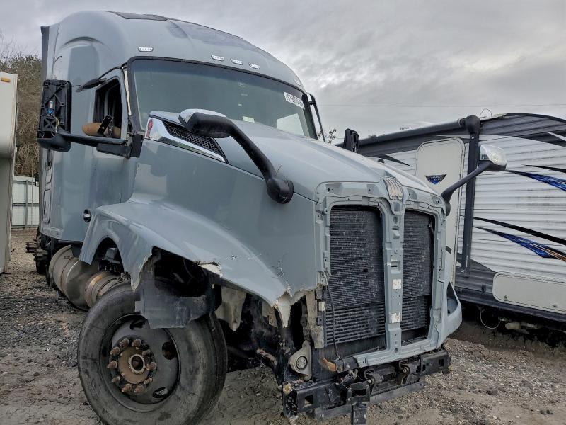 2025 Kenworth T680 Semi Truck