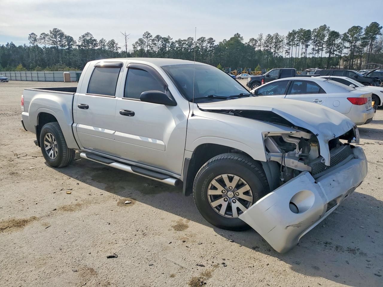 2007 Mitsubishi Raider ls