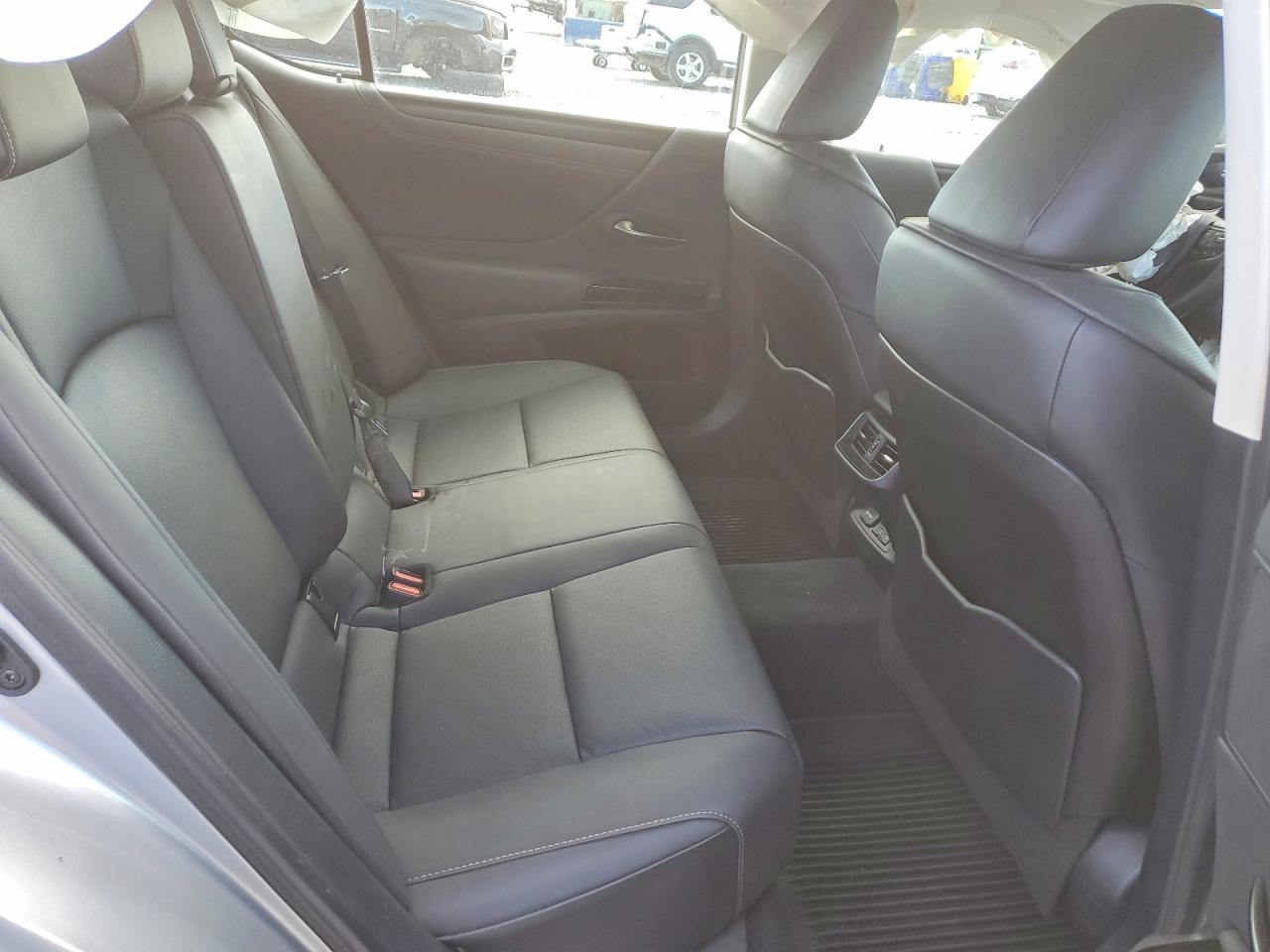 2023 Lexus Es 250 Base