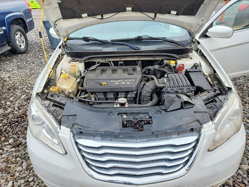 2013 Chrysler 200 Touring