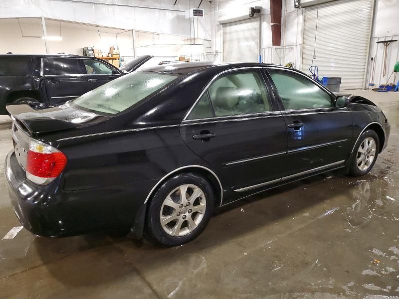 2005 Toyota Camry le