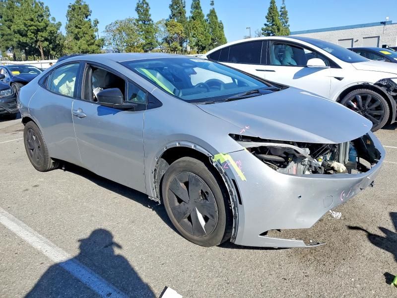 2025 Toyota Prius le