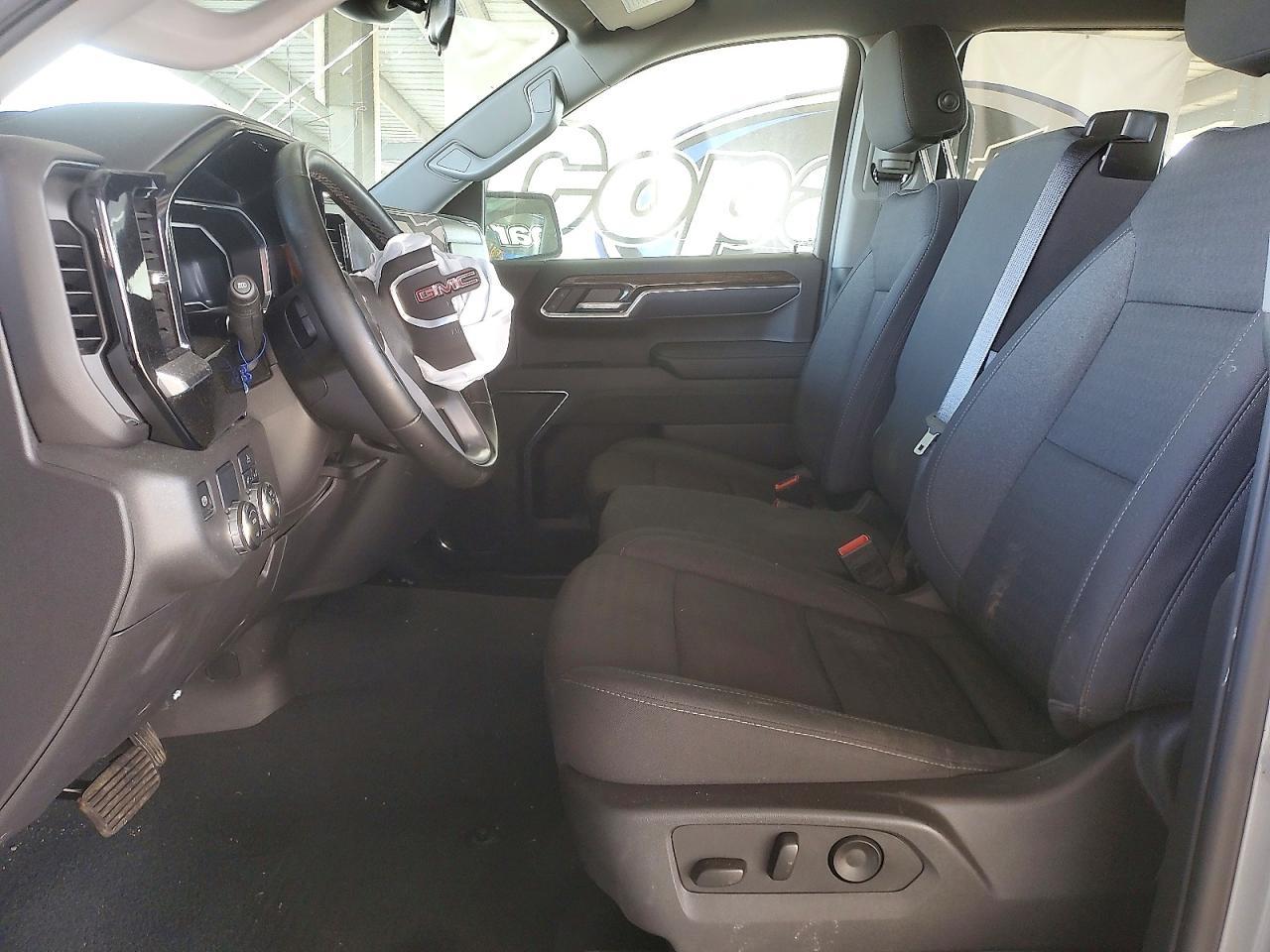 2025 GMC Sierra C1500 Elevation