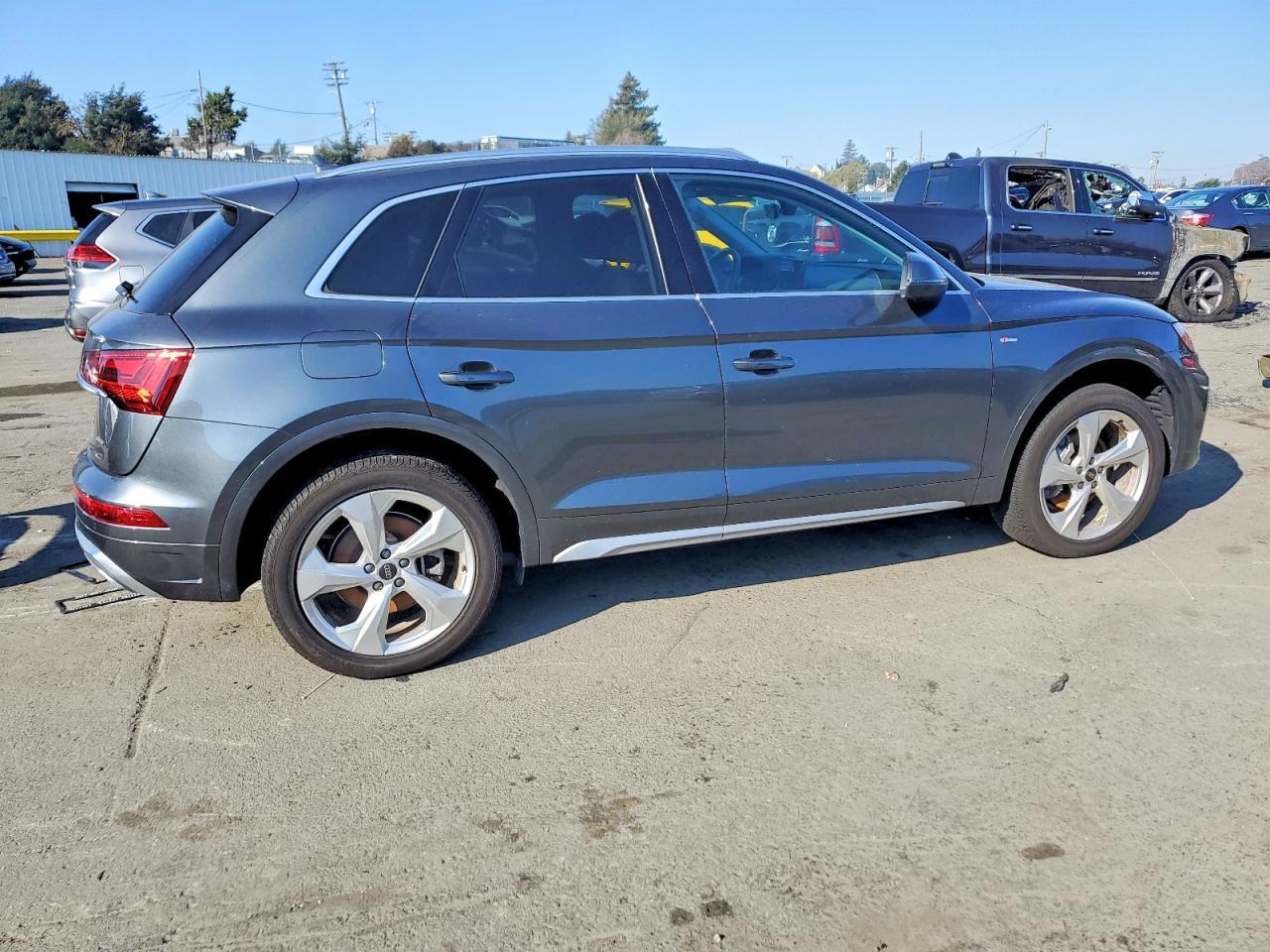2023 Audi Q5 Premium Plus 45