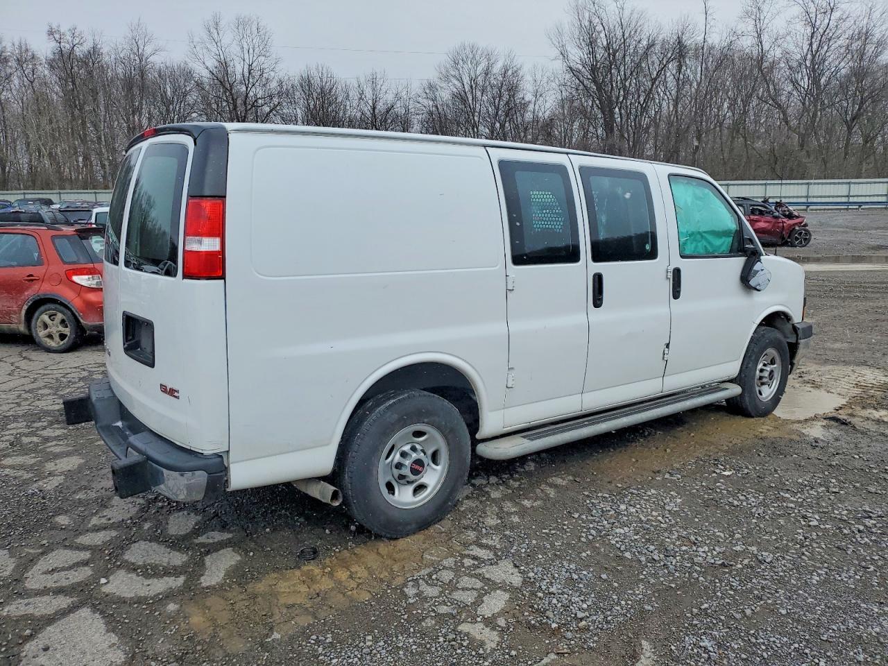 2022 GMC Savana G2500 Delivery Van