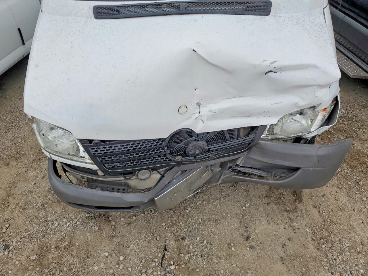 2006 Mercedes-Benz 2006 Mercedes Benz Sprinter 2500 Delivery van