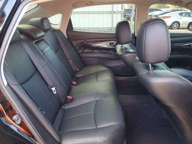 2015 Infiniti Q70 3.7