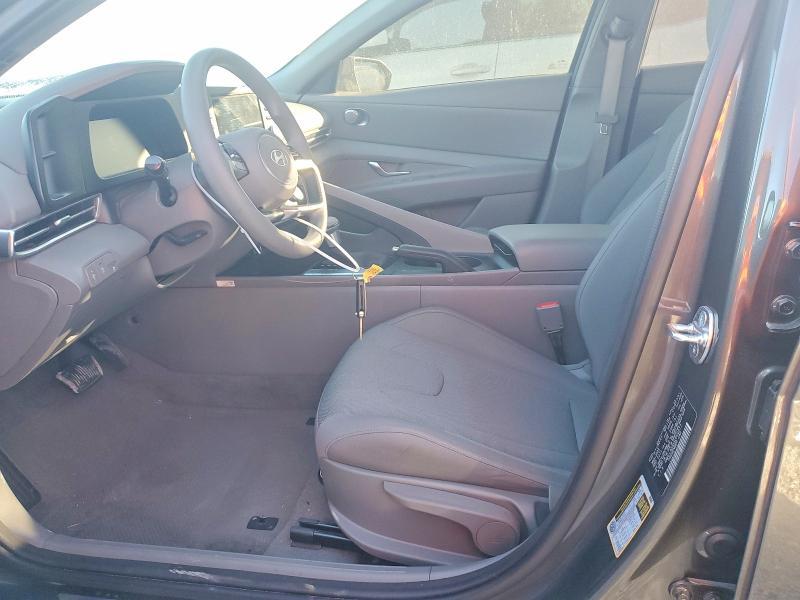 2025 Hyundai Elantra se