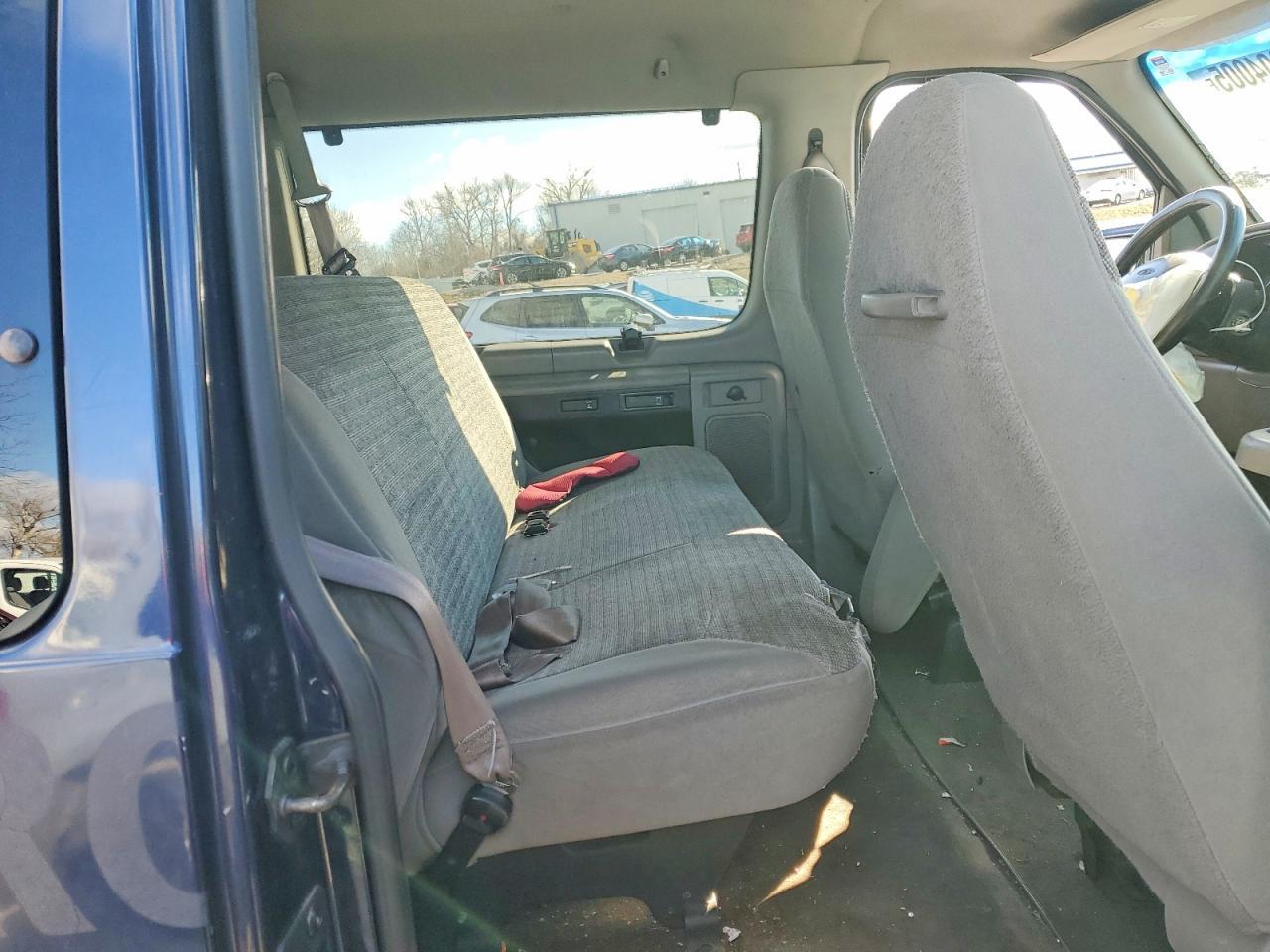 2001 Ford Econoline E350 Super Duty Wagon