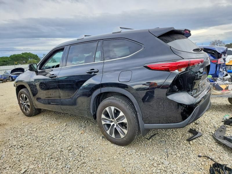 2022 Toyota Highlander xle