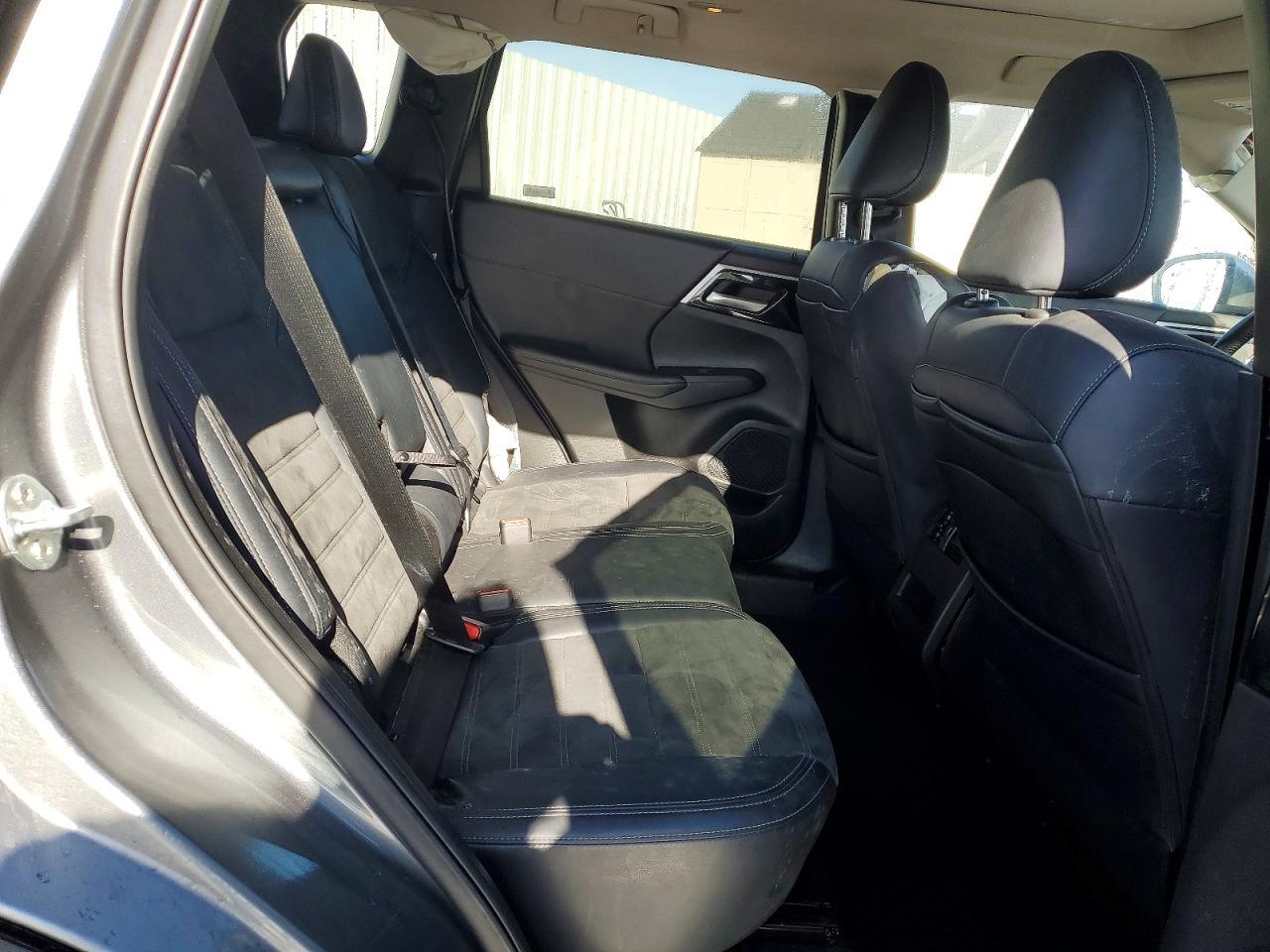 2024 Mitsubishi Outlander se