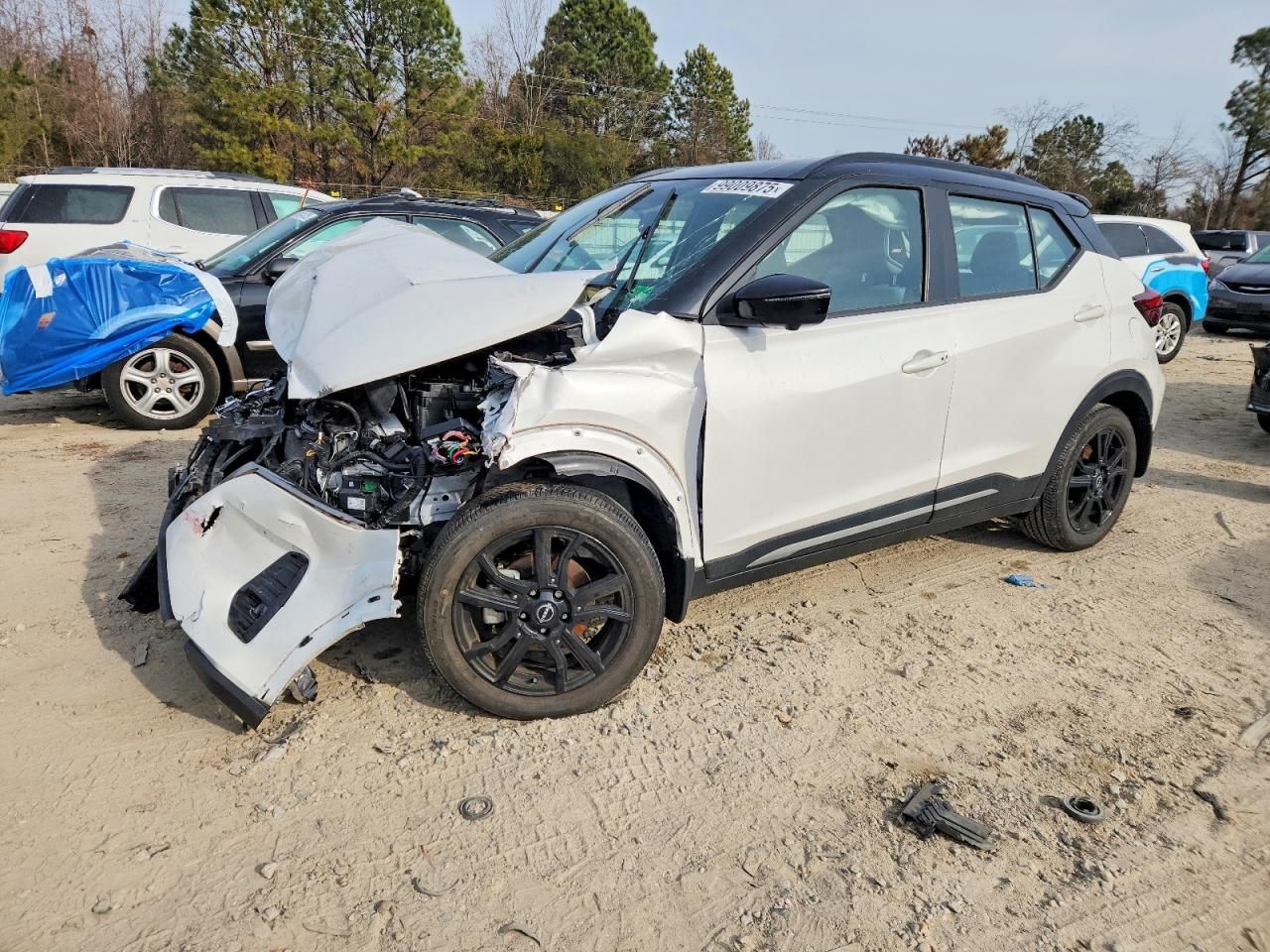 2023 Nissan Kicks sr
